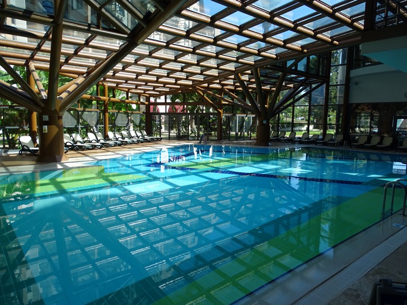 . Piscina Interioara Limak Limra