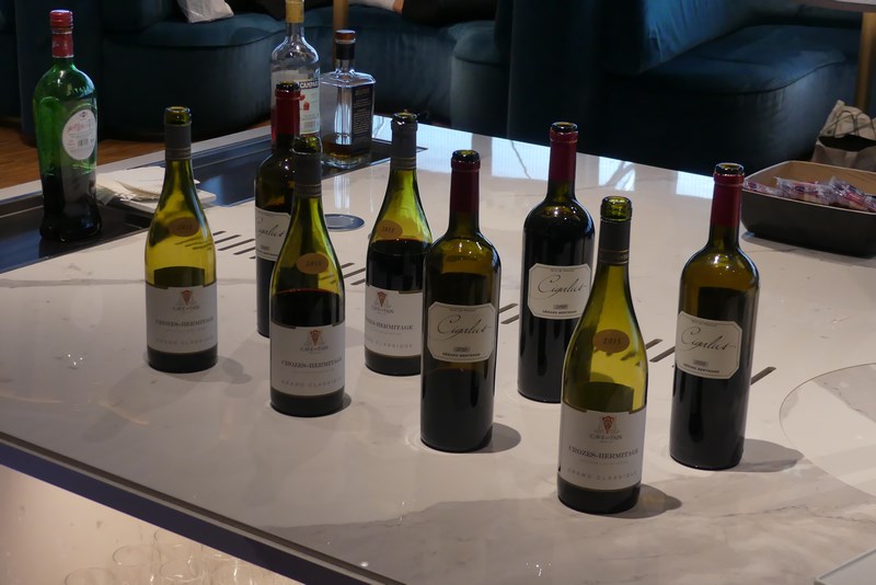 Vin in business lounge