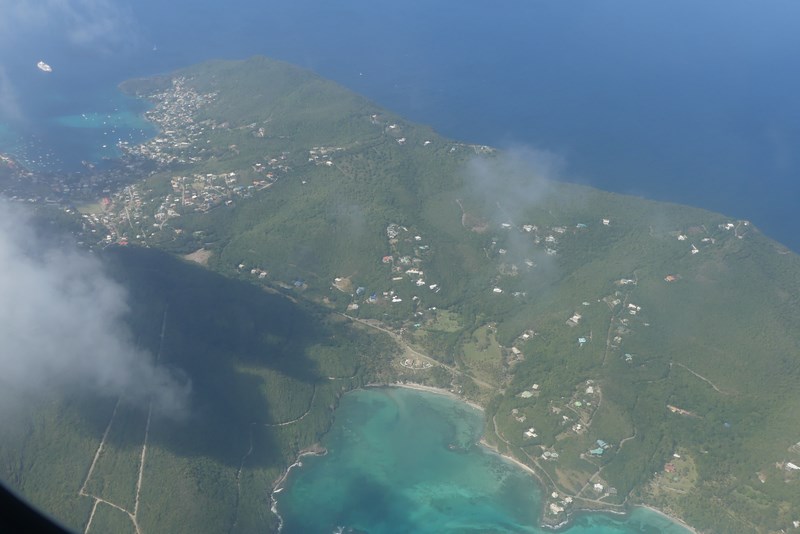 Bequia din avion