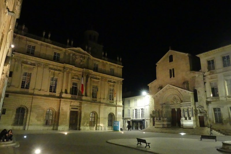 Place Republique Arles