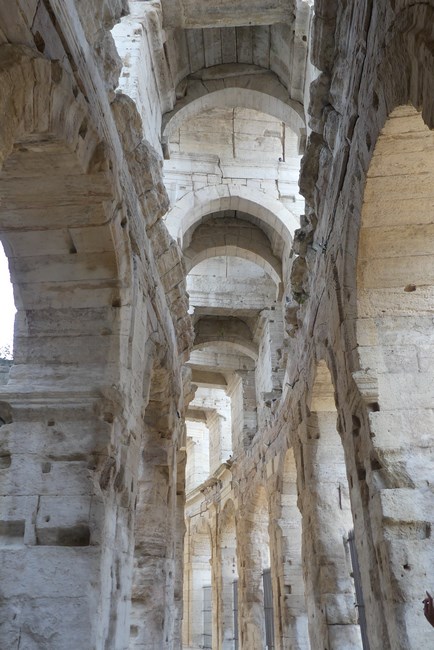 Tribune Arles