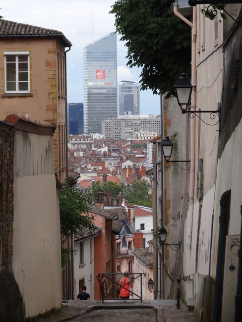 Coborare spre zona medievala