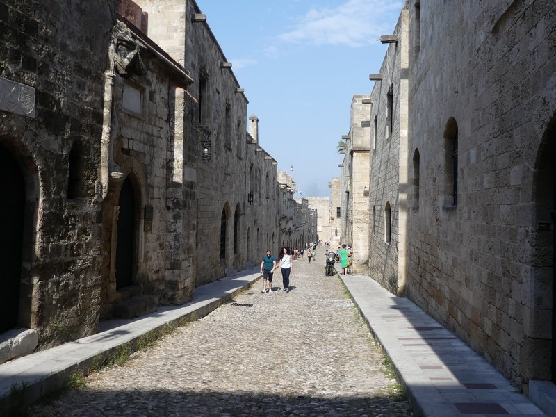 Strada Cavalerilor Rhodos