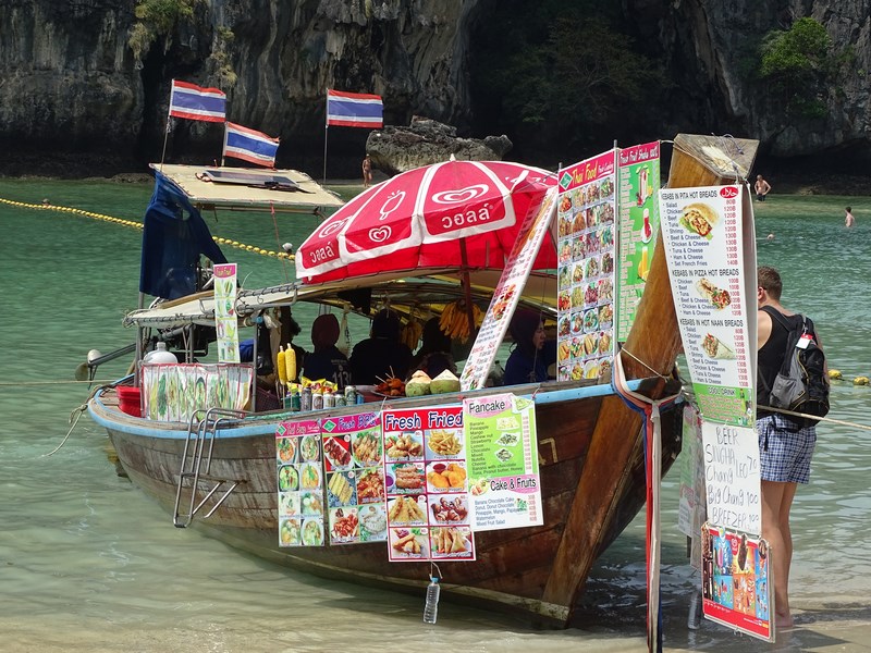 Street food pe mare