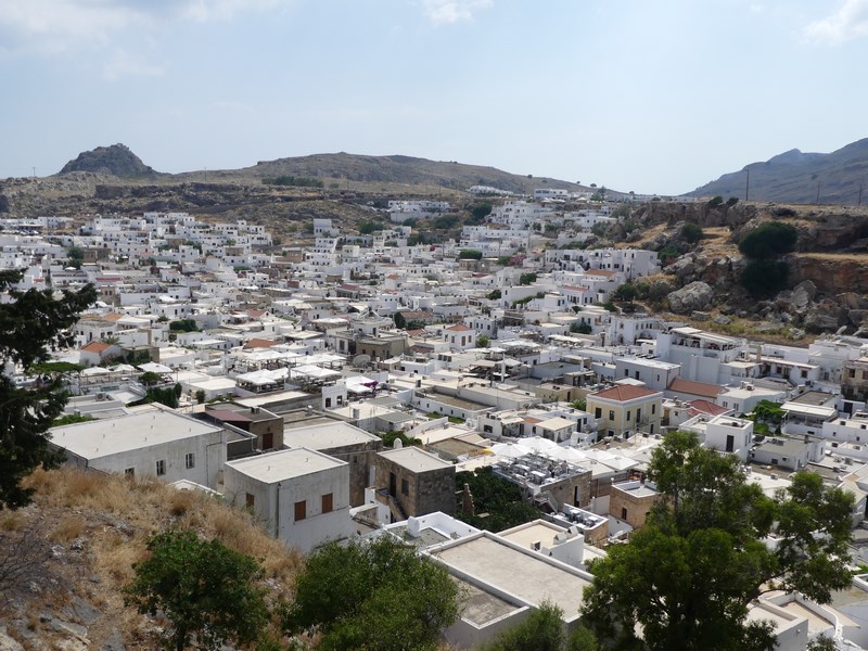 Lindos de pe cetate