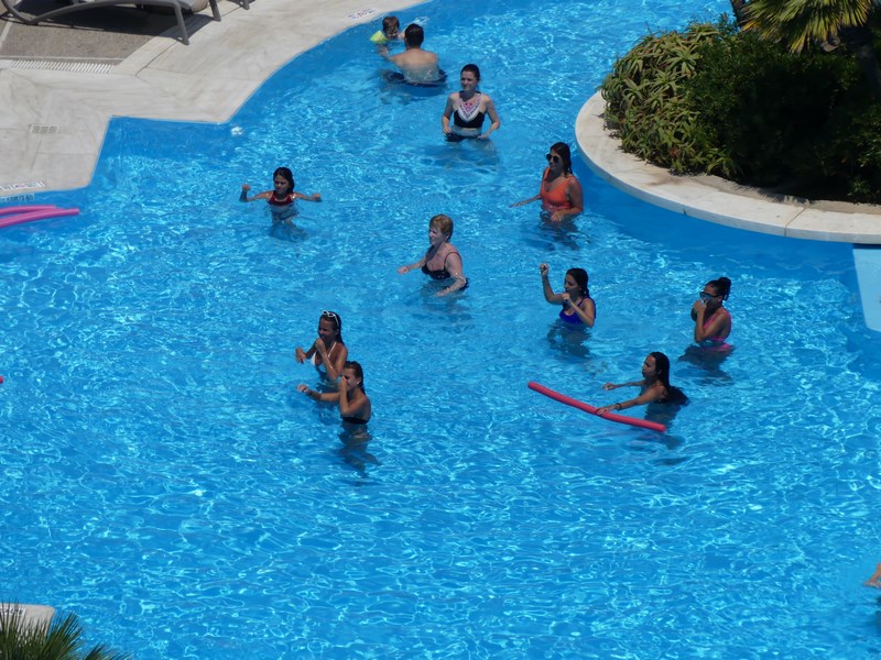 Animatie in piscina