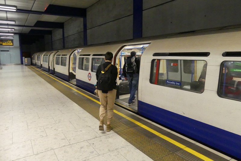 Metrou Heathrow
