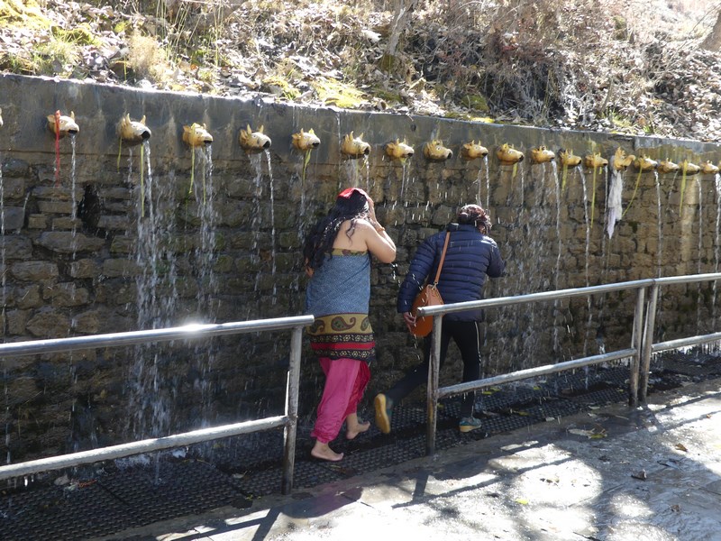 Femei in gheata