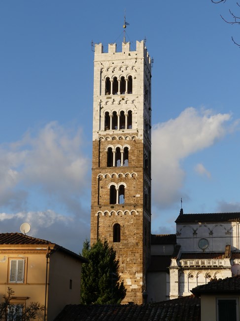 Campanile Lucca