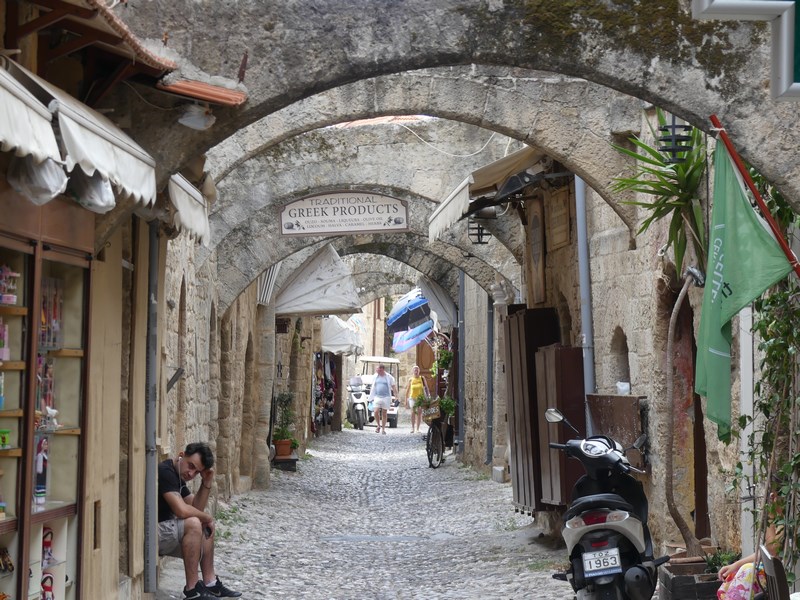 Stradute din Rhodos