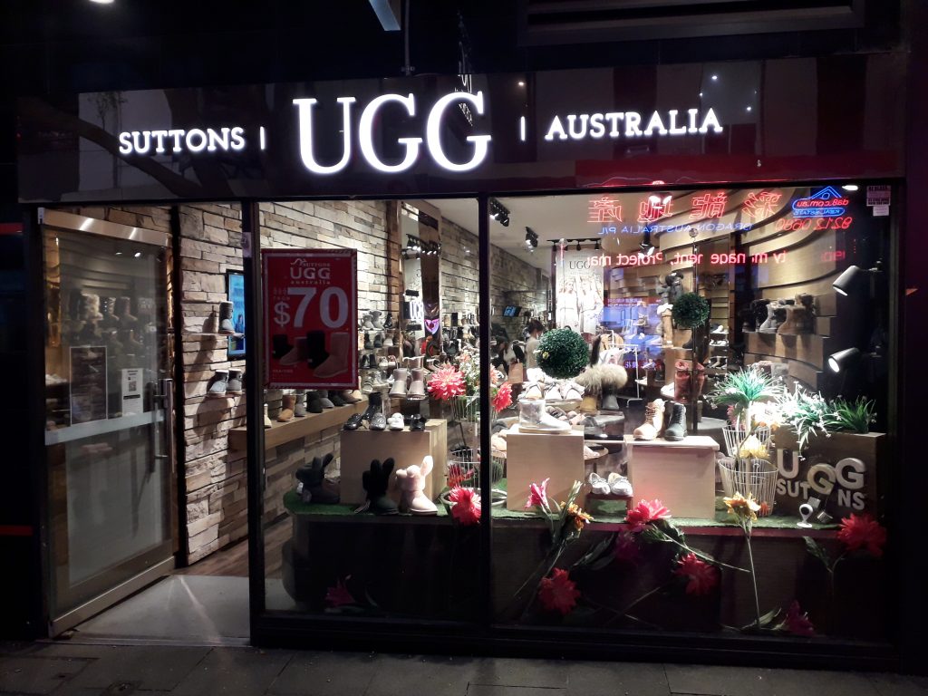 UGG