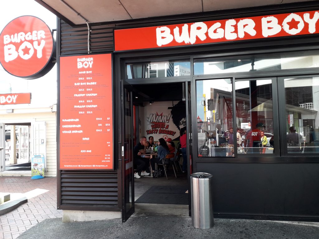 . Burger boy afacere locala