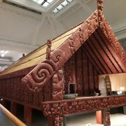 casa maori de lemn la auckland museum