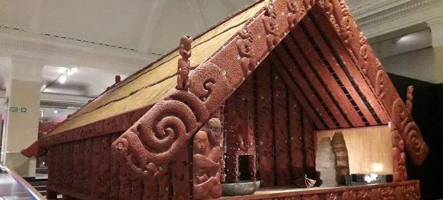 casa maori de lemn la auckland museum
