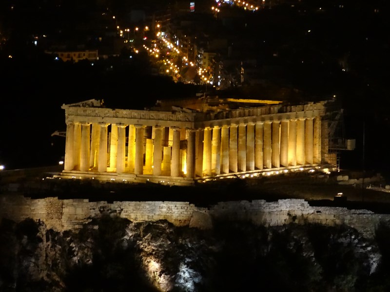Parthenon noaptea