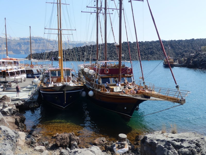 Nea Kameni Tour