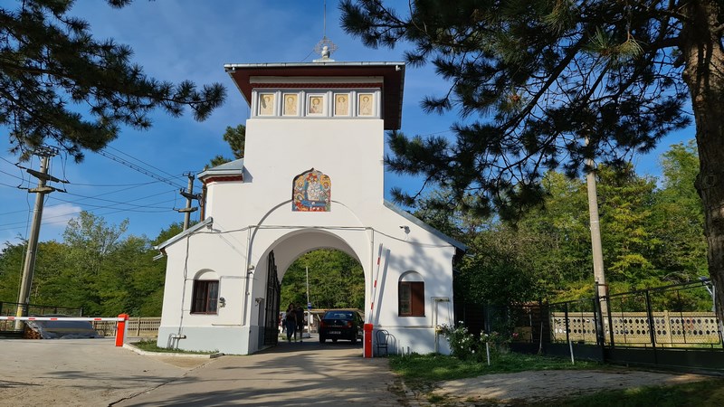 Intrare manastirea Cernica