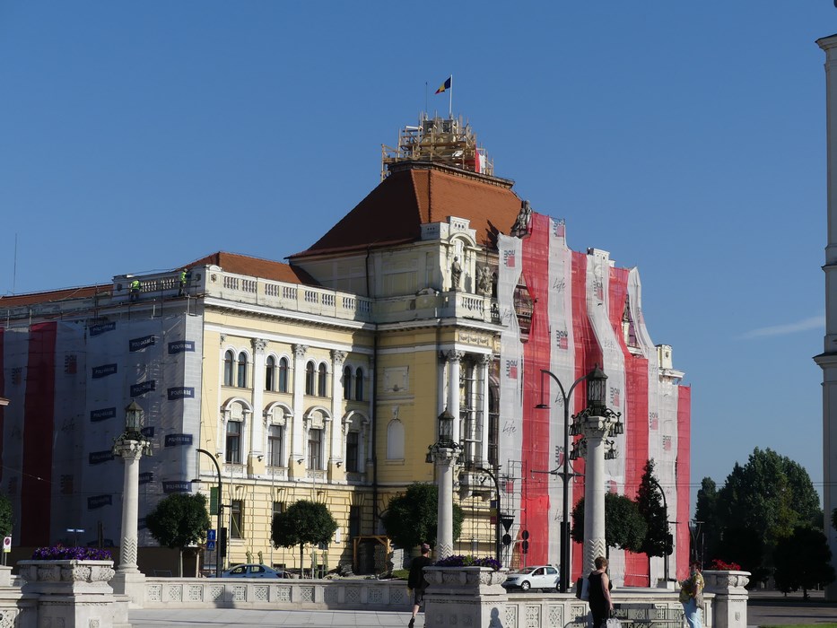 Cladire in reconstructie