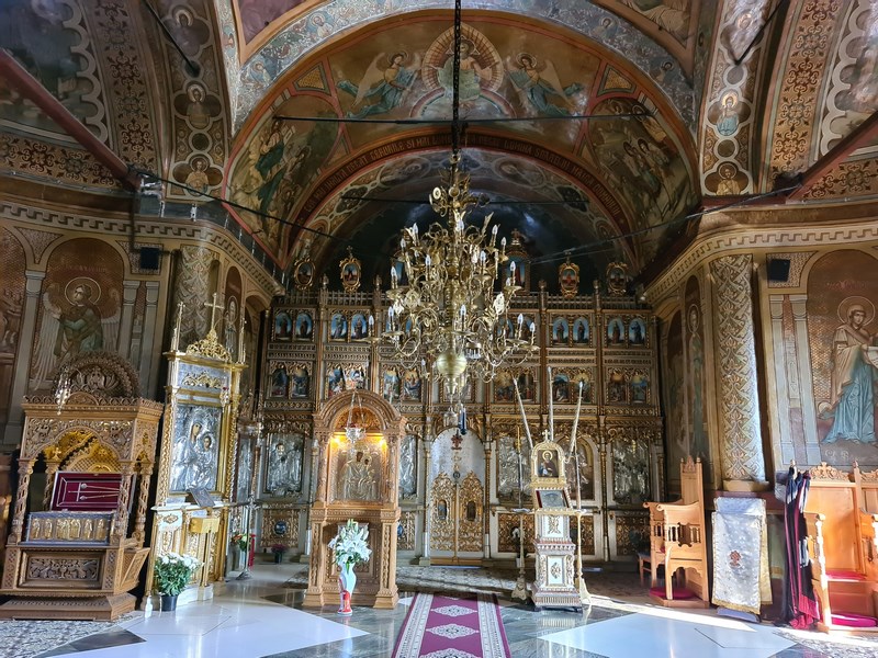Interior Manastirea Tiganesti