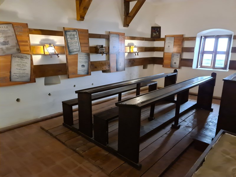 Prima scoala rurala