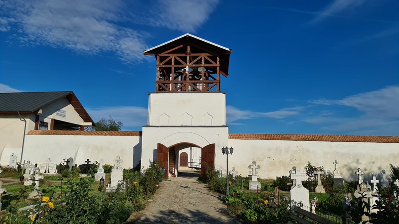 Turnul bisericii Negoiesti