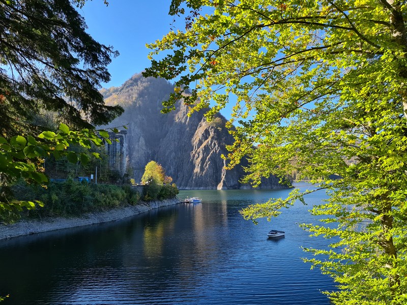 Toamna lacul Vidraru