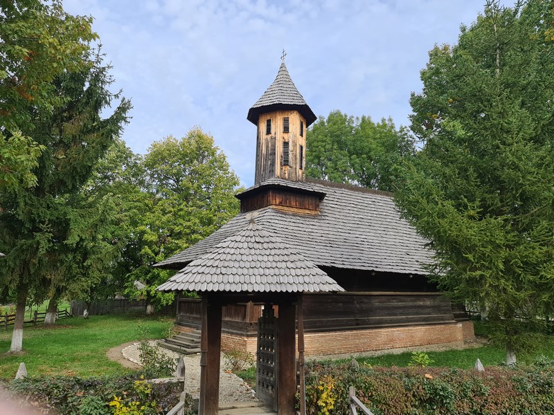 Biserica Golesti