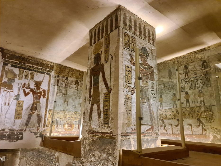 Coloane Ramses III