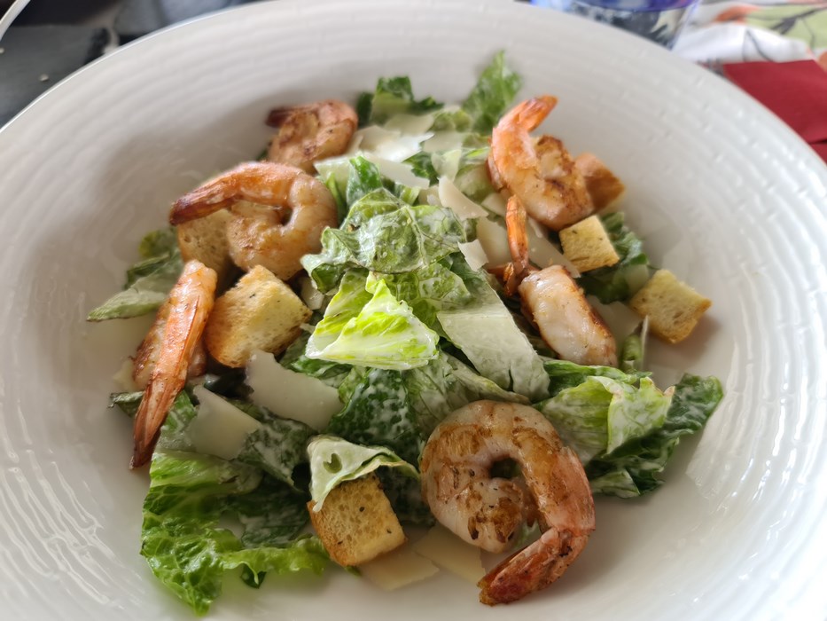 Salata Cezar fructe de mare