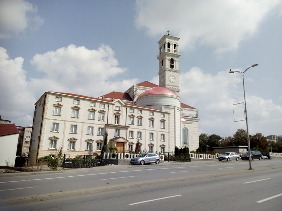 Biserica catolica Pristina