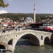 Podul si Moscheea Sinan Pasa Prizren