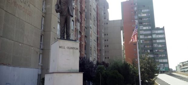 Statuie Bill Clinton Kosovo
