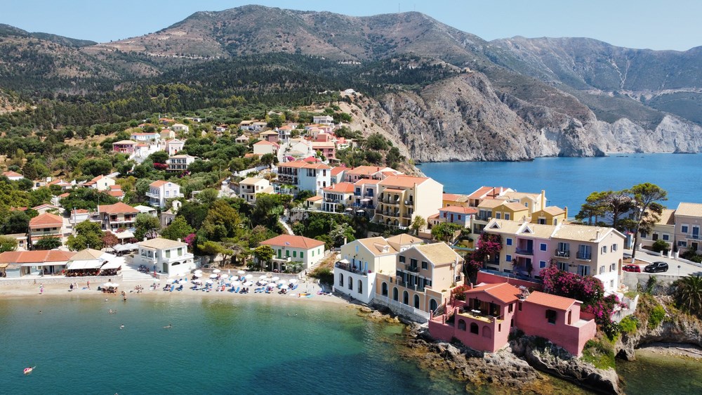 Assos