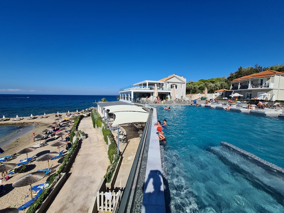 Piscina si plaja Alexandra Beach