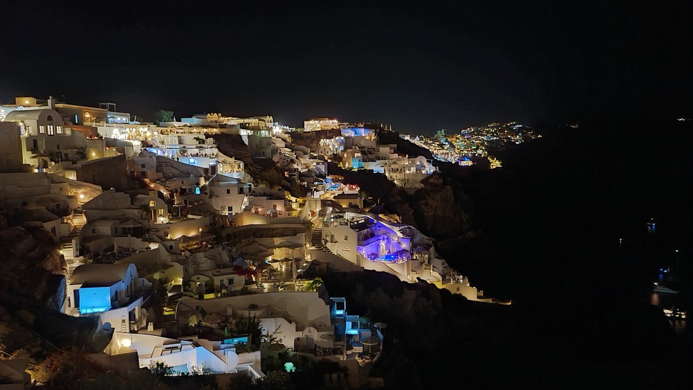 Oia by night