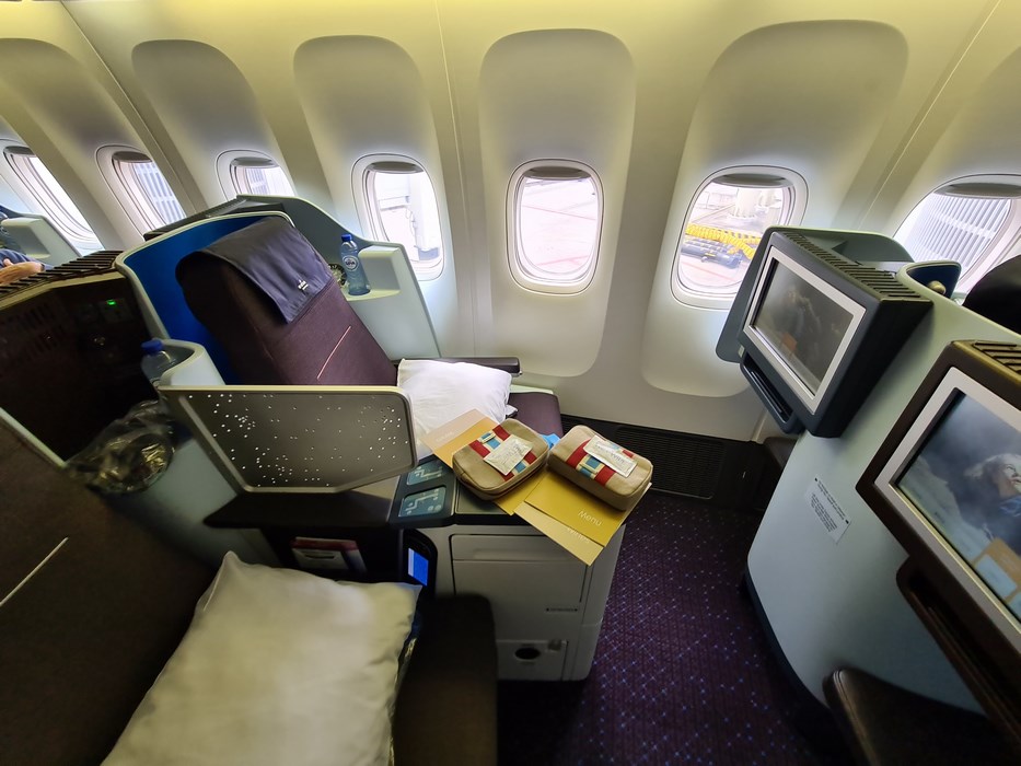B KLM business class