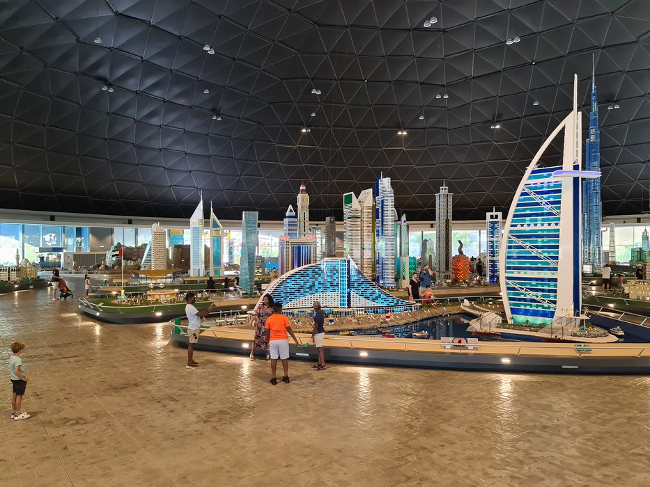 Dubai facut din lego