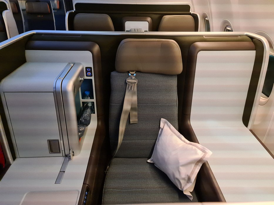 Scaun singur business class flydubai
