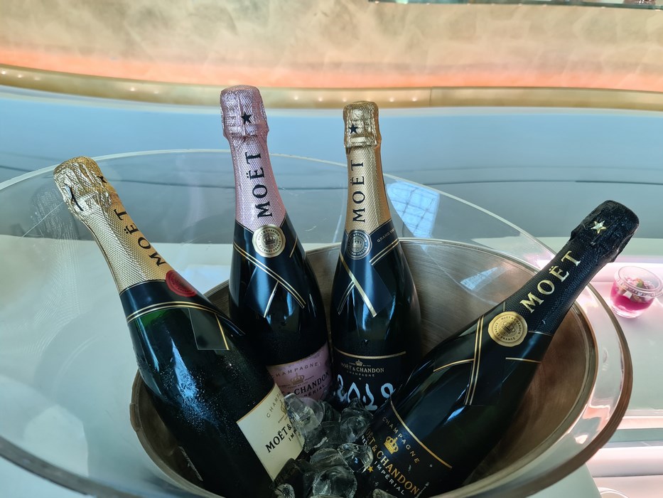 Moet