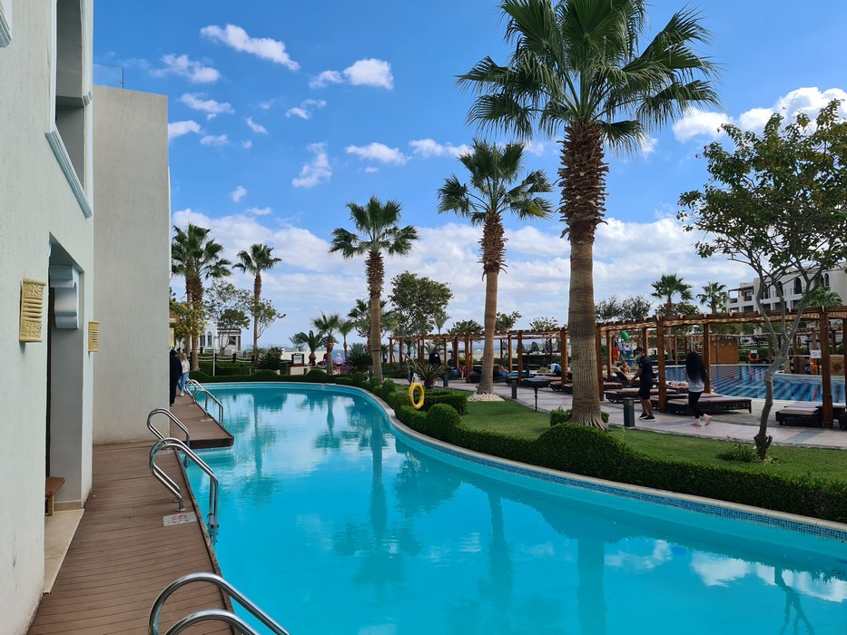 Piscina Swim Up Rooms Sunrise Arabian