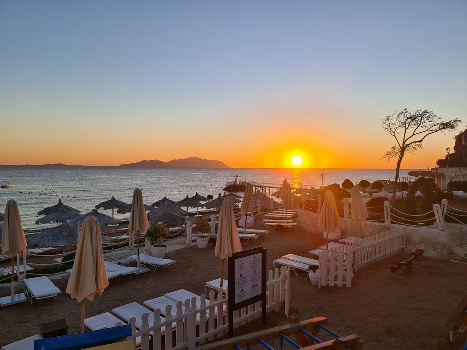 Rasarit de soare la Sunrise Arabian