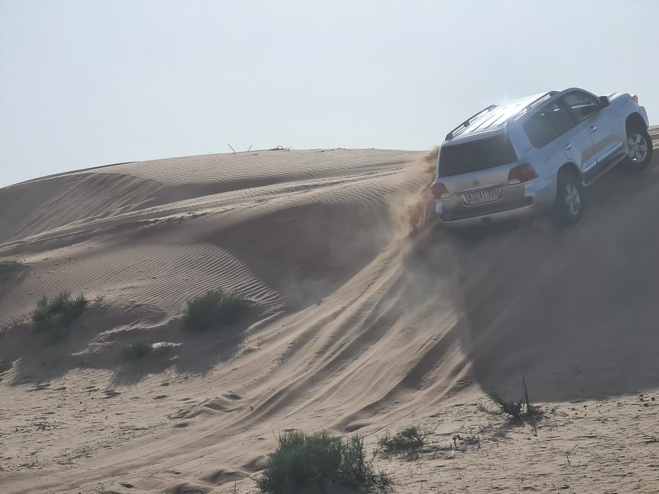 Cu jeep in desert