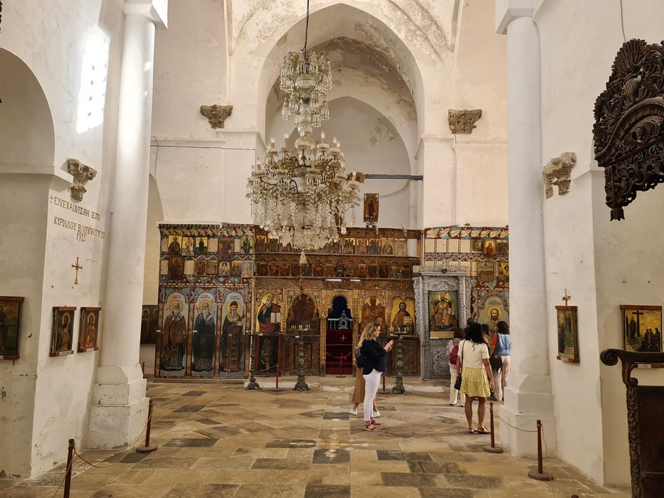 Altar Sf. Barnabas