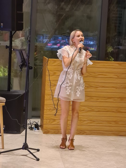 Singer Hampton by Hilton Marjan Island