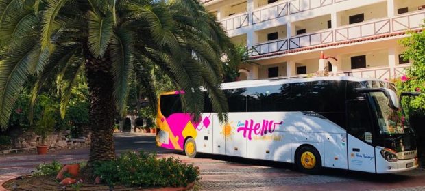 Autocar Hello Holidays Grecia