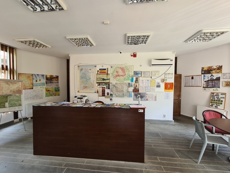 Interior birou informatii Geoagiu Bai