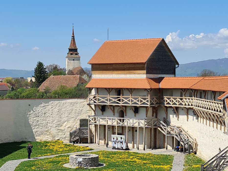 Cetatea Feldioara restaurata