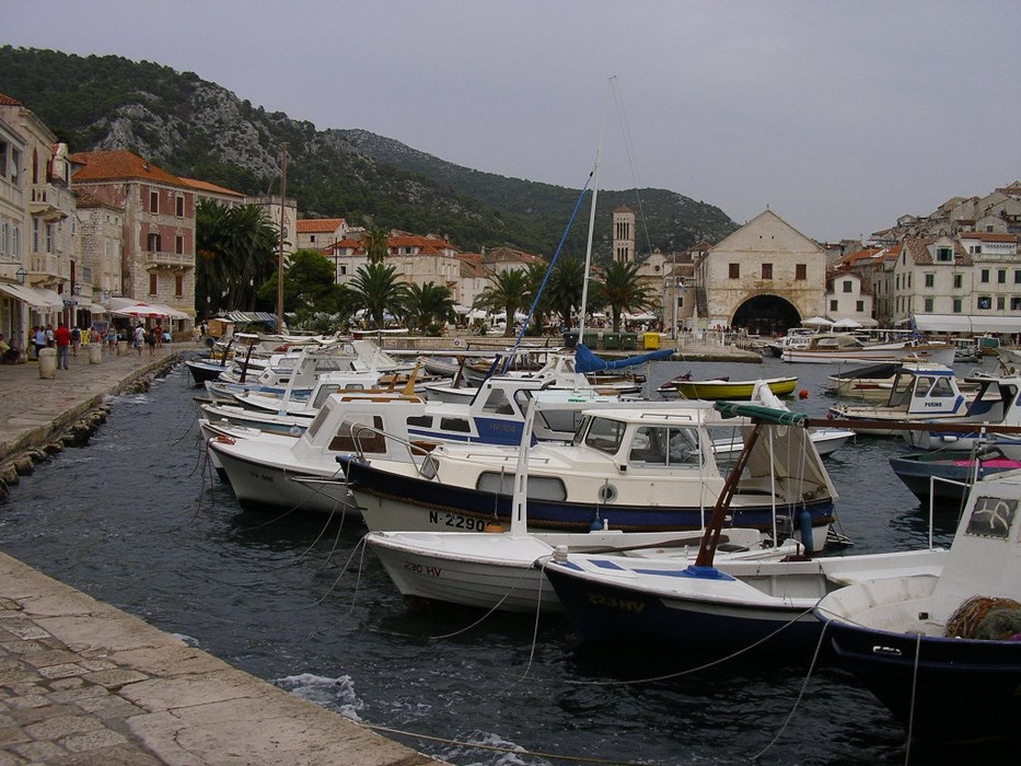 Port Hvar