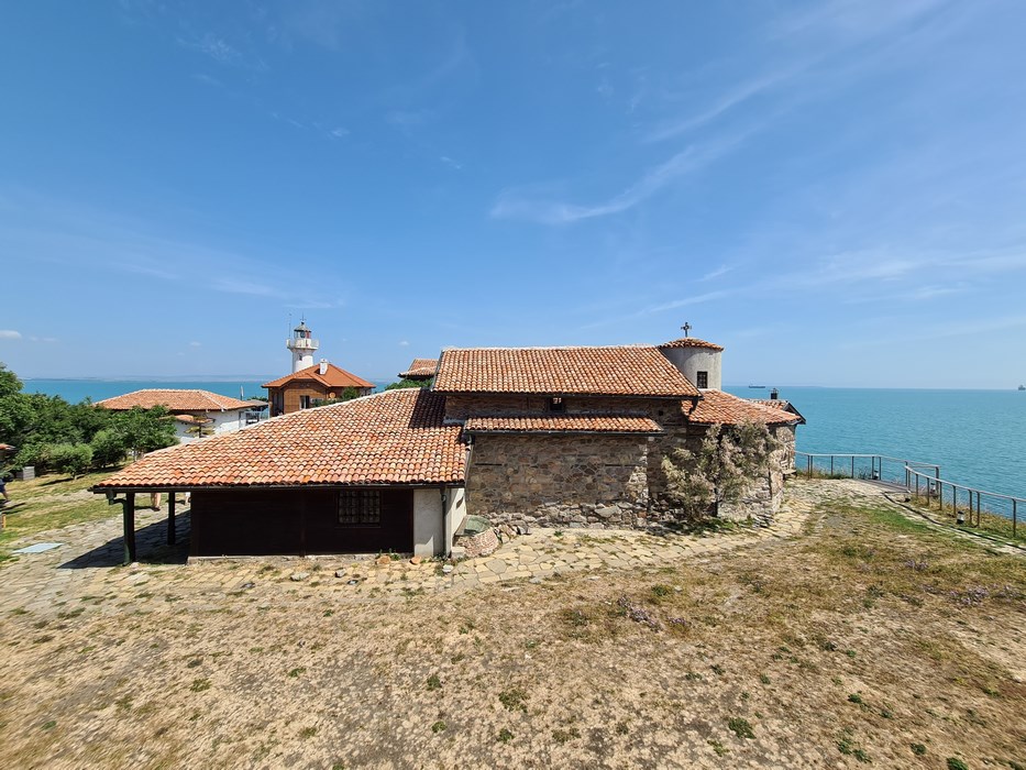 Capela pe insula