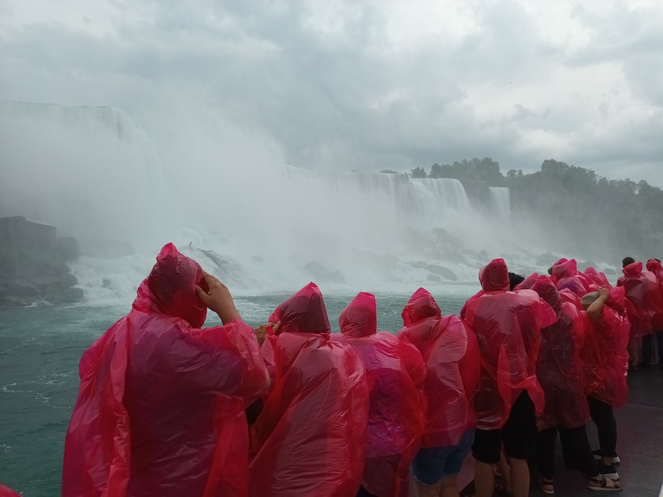 Maiden of the Mist sub Niagara